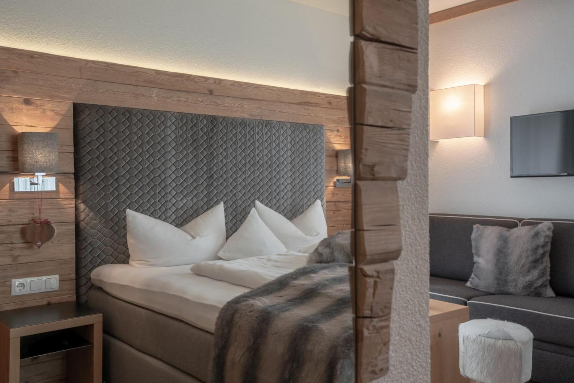 Post Hotel Paznaun Зее Экстерьер фото