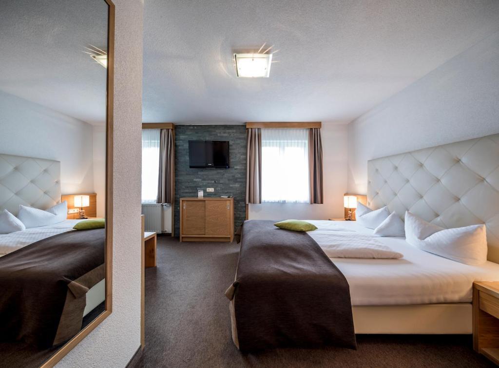 Post Hotel Paznaun Зее Экстерьер фото